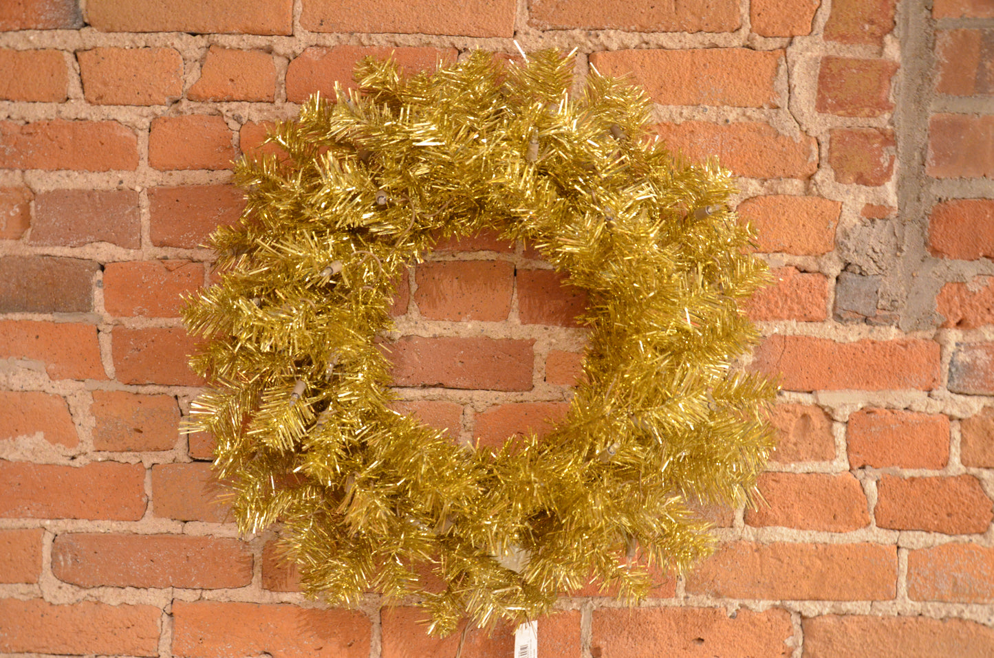 24" Gold/Silver Tinsel Wreath 50 Warm White LED Lights